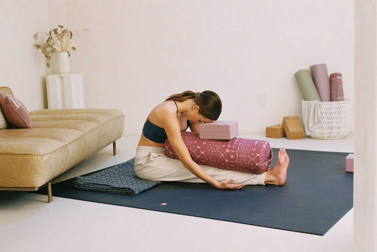 Rectangular, Lean or Round - Which yoga bolster is right for you?